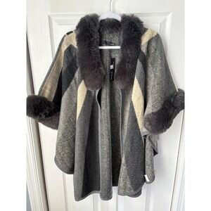 On Blue Womens Faux Fur Trim Poncho Cape Grey Geometric Sunburst Knit NEW